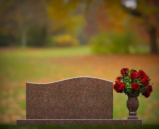 Serpentine-Top Companion Upright Granite Headstone with Single Vase